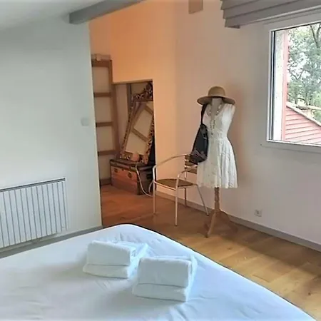 Belle Maison Spacieuse Avec Piscine Et Proche Des Plages Villa *