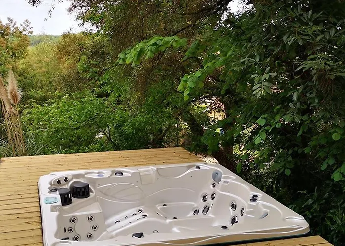Belle Maison Spacieuse Avec Piscine Et Proche Des Plages *