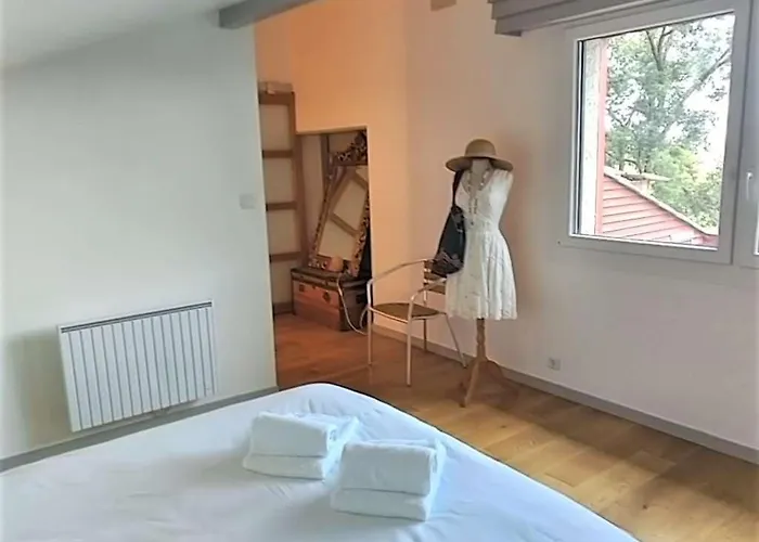 Belle Maison Spacieuse Avec Piscine Et Proche Des Plages ヴィラ *